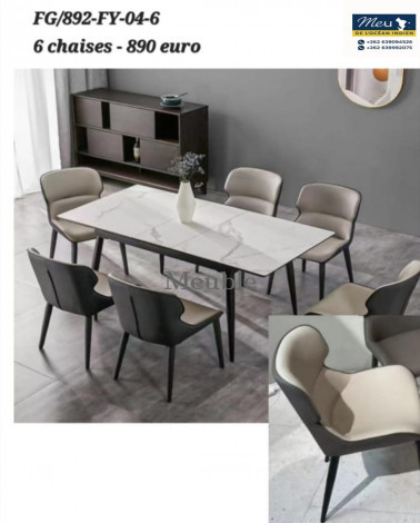 TABLE ET CHAISES